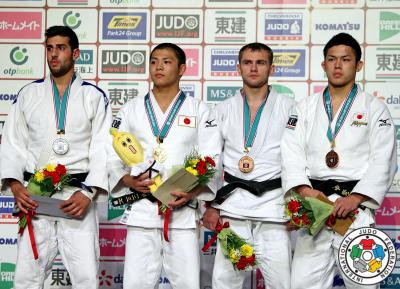 Михаил Пуляев (второй справа)